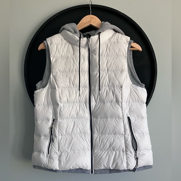 Calvin Klein Performance Jackets & Blazers - CALVIN KLEIN Performance White Puffer Hoodie Vest Size L